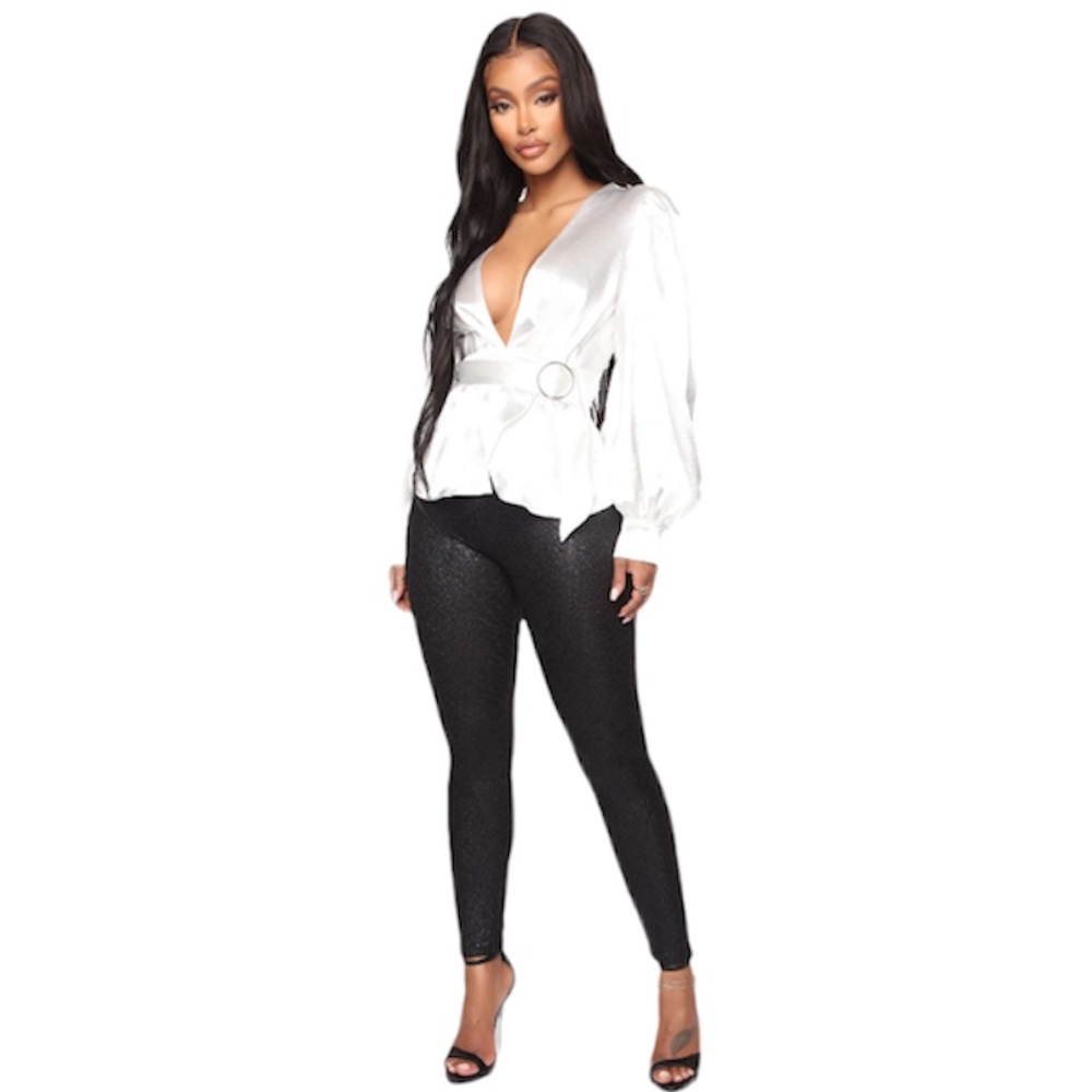 White blouse - Picture 2 of 5